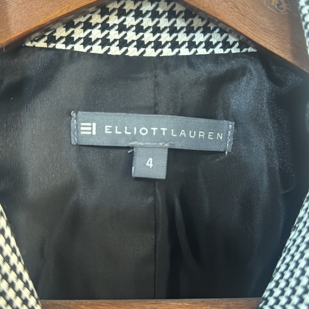 Elliot Lauren - Picture 4 of 4